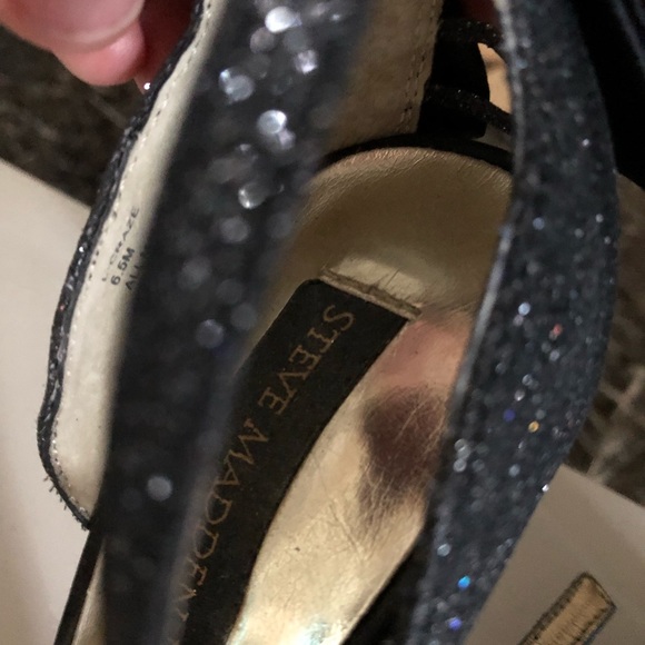 Steve Madden Luxe Black shimmer heels with bow - Picture 2 of 5
